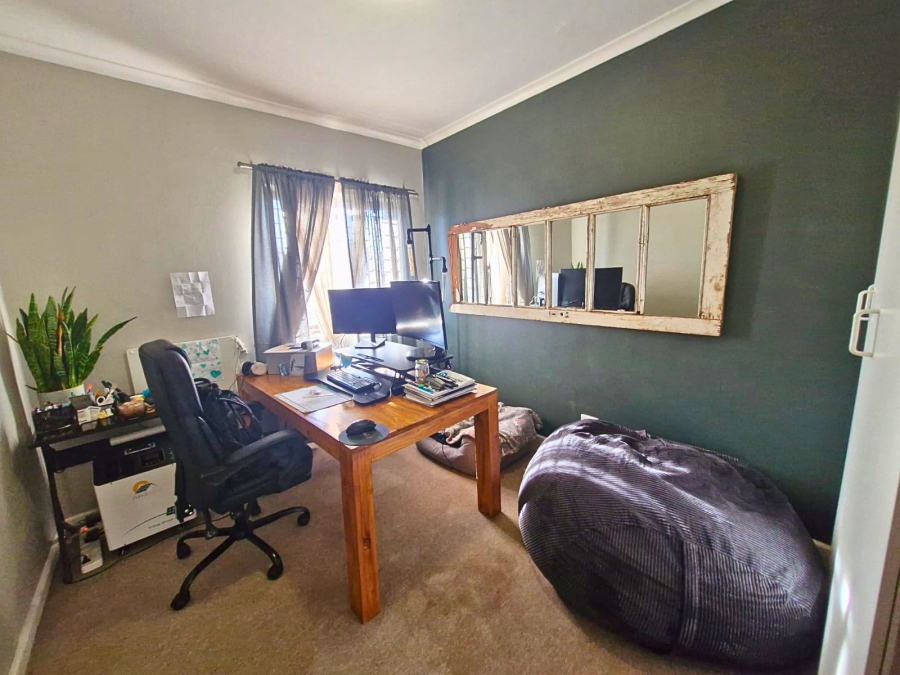 To Let 3 Bedroom Property for Rent in Langeberg Heights Western Cape